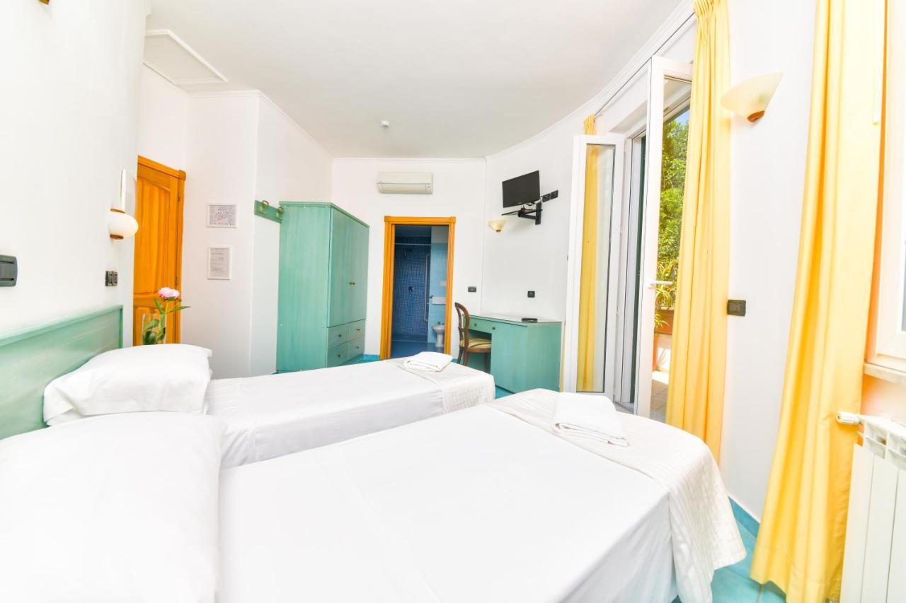Hotel Pineta Ischia Exterior foto