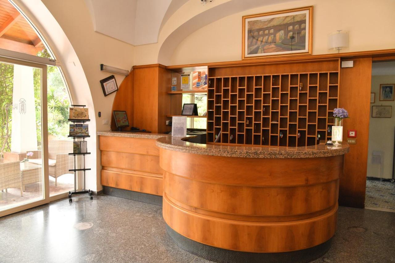 Hotel Pineta Ischia Exterior foto