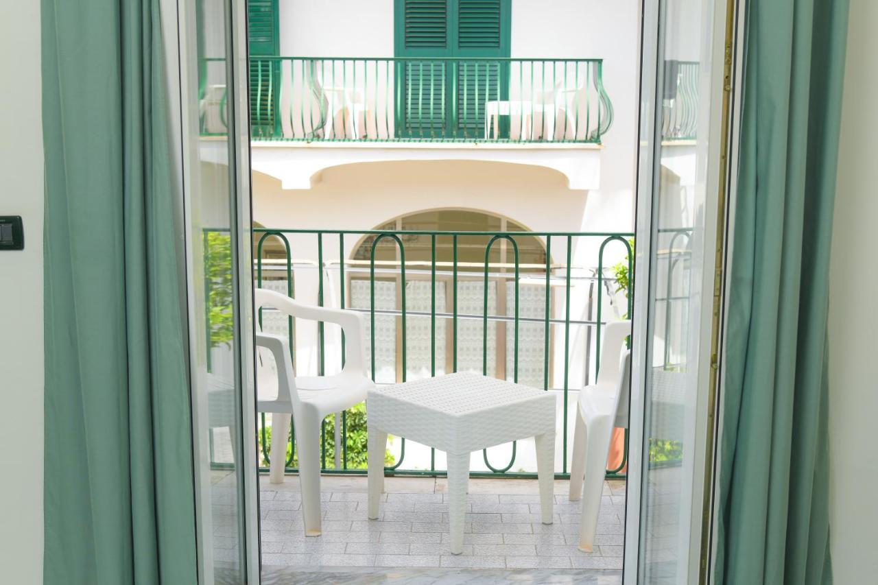 Hotel Pineta Ischia Exterior foto