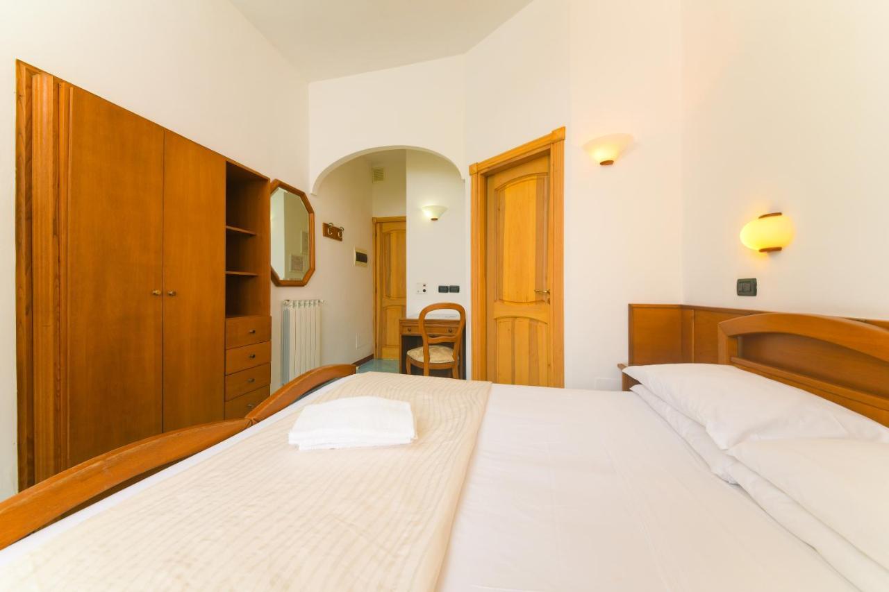 Hotel Pineta Ischia Exterior foto
