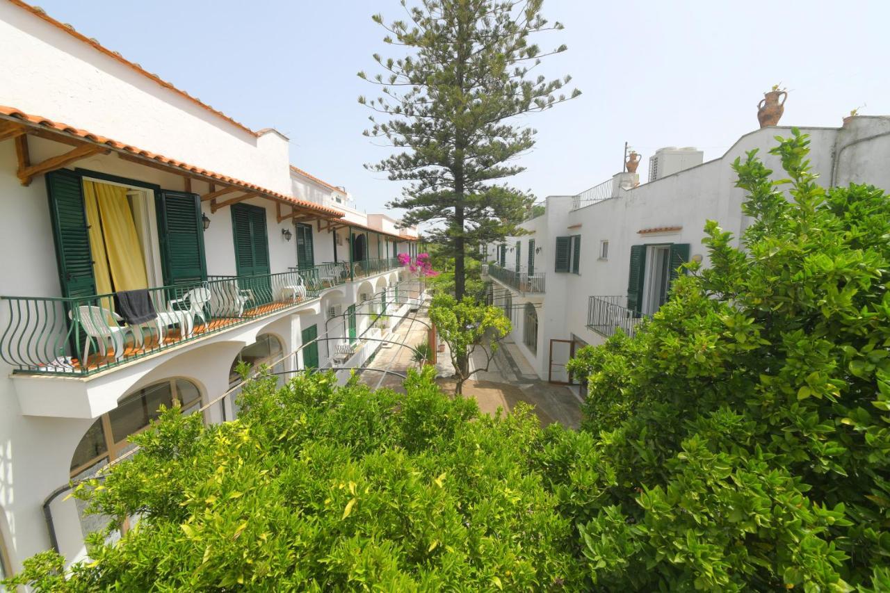 Hotel Pineta Ischia Exterior foto