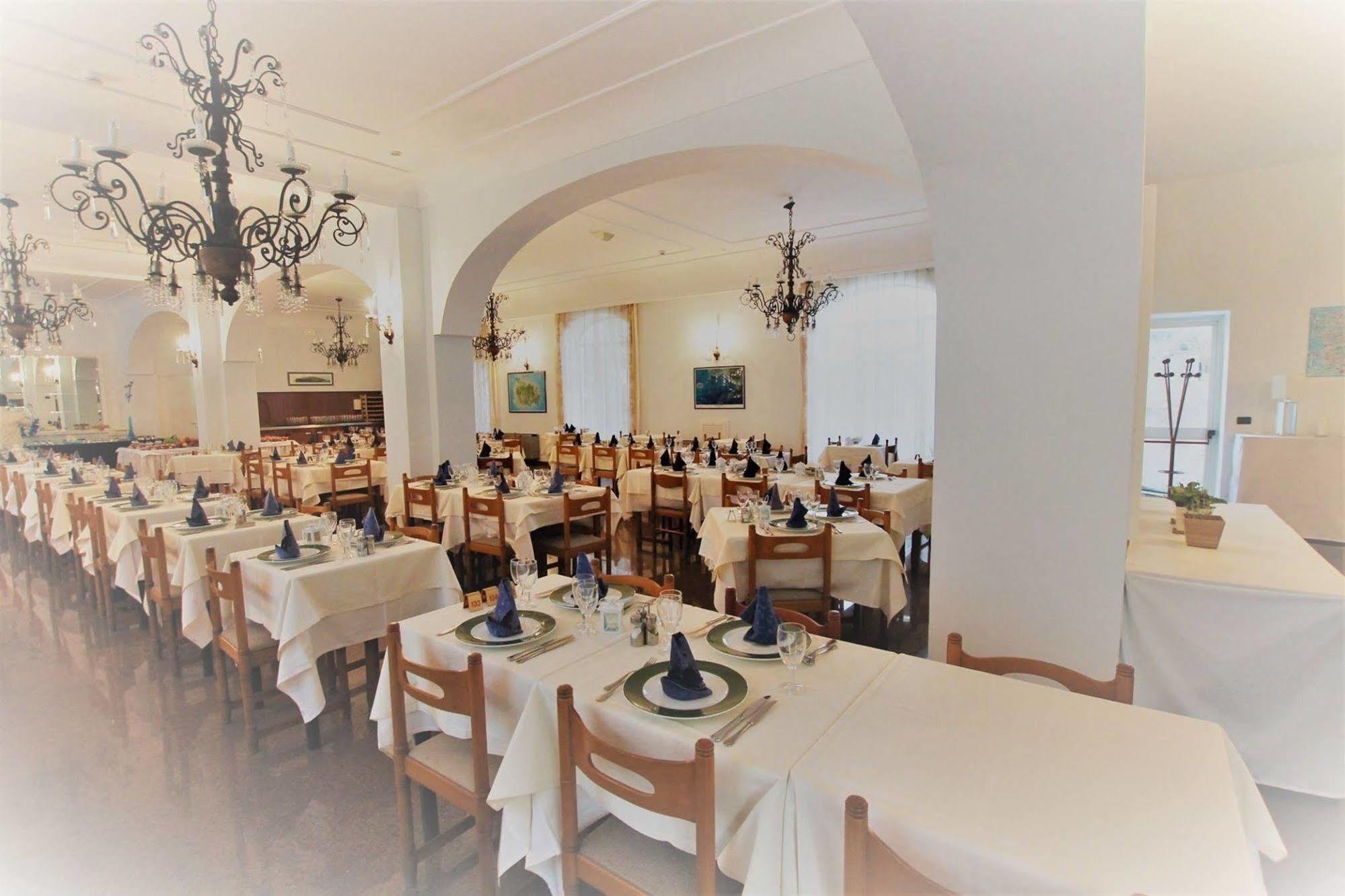 Hotel Pineta Ischia Exterior foto